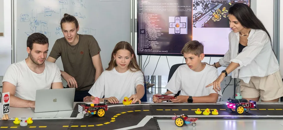 Young students in the TUM research workshop